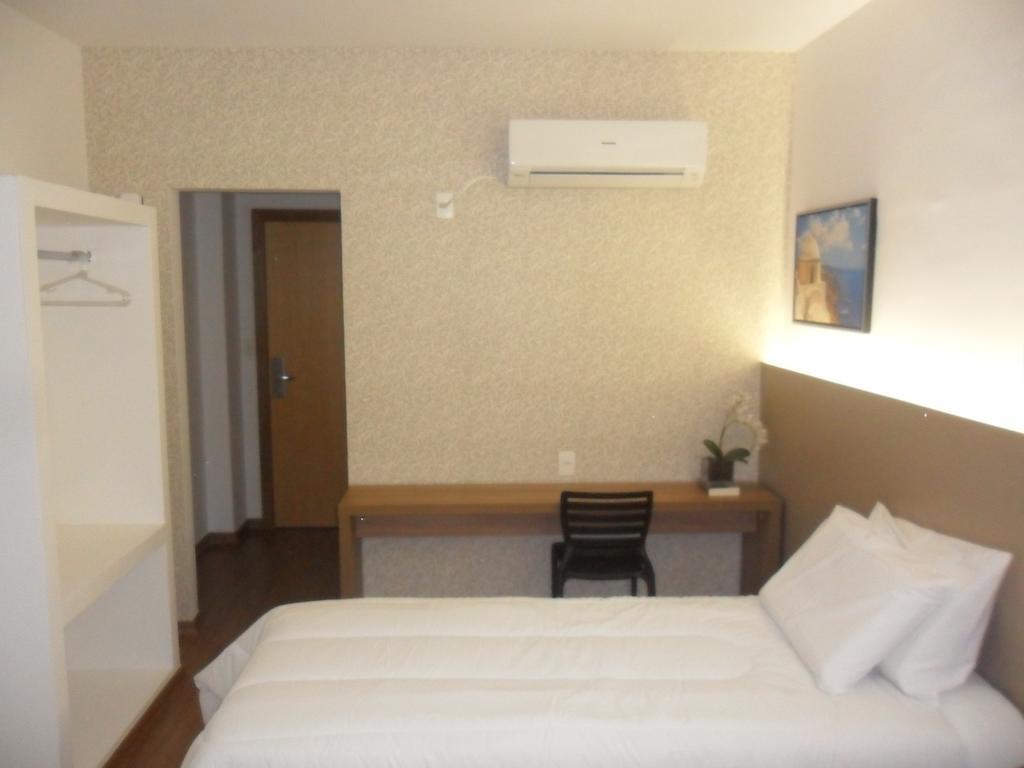 Lord Hotel Aeroporto Confins Vespasiano Rum bild